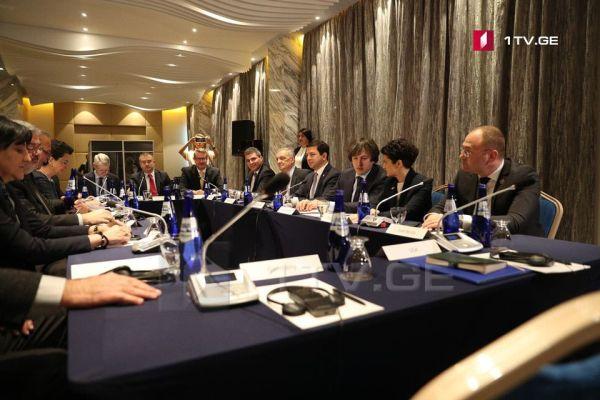 Встреча власти и оппозиции в Грузии