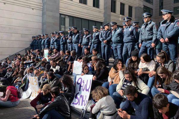 Протесты студентов в Армении