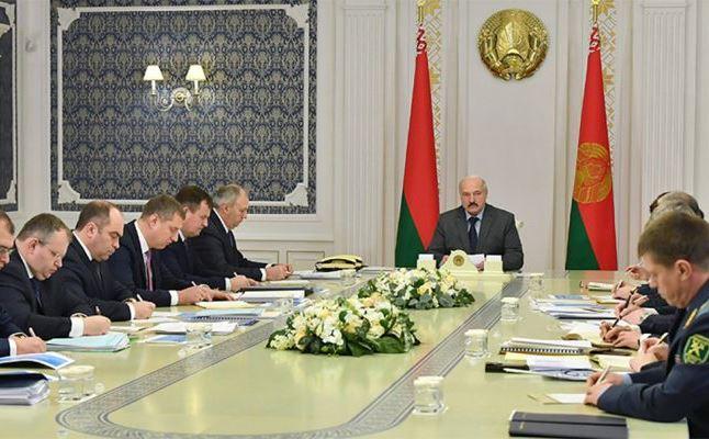 Президент Беларуси Александр Лукашенко на совещании 6 февраля