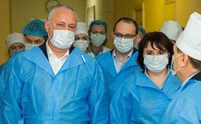 Президент Молдовы Игорь Додон и члены правительства посетили 17 марта больницы Кишинёва