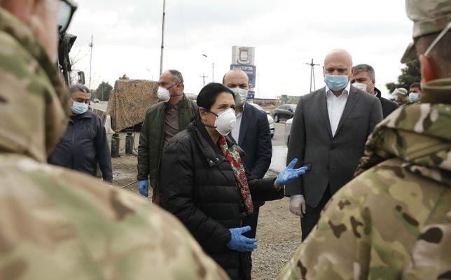 Президент Грузии Саломе Зурабишвили на КПП в Марнеульском районе