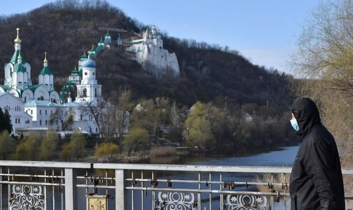 Уголовное дело против Святогорской Лавры за празднование Пасхи