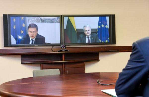 Видеоконференция президента Литвы Гитанаса Науседы и вице-председателя Европейской комиссии Валдиса Домбровскиса
