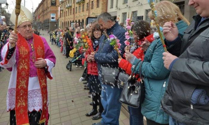 Белорусская католическая церковь против Лукашенко