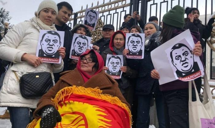 Могут ли США сорвать внеочередные выборы в Киргизии через тысячи НПО?