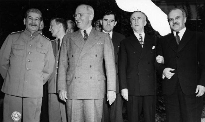 Сталин, Трумэн, министры иностранных дел СССР и США в Постдаме