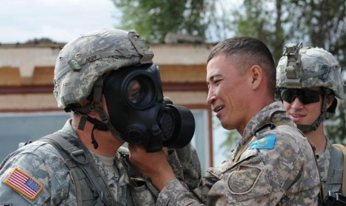 Казахские солдаты в учебном центре НАТО