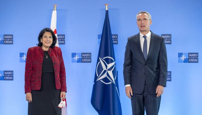 В НАТО призвали Грузию продолжать реформы