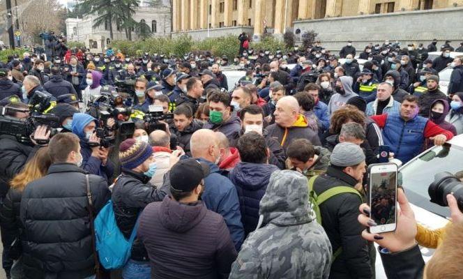 Грузия: Оппозиция протестует против нового правительства
