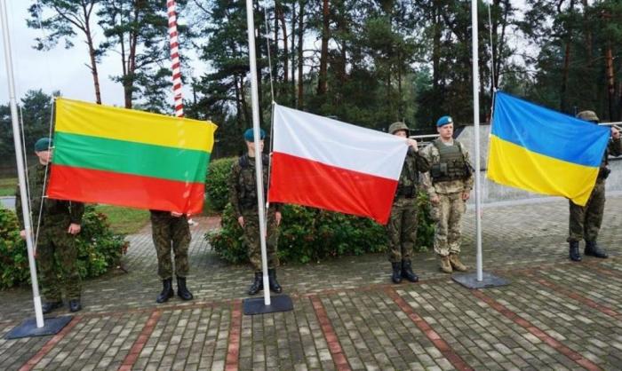 Вашингтон берет Троеморье под своё крыло