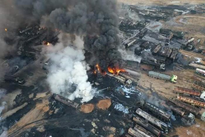 Последствия удара по нефтевозам боевиков в Тахрине