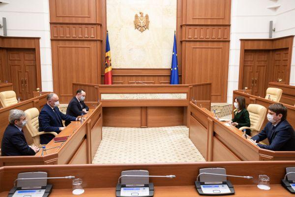 Президент Молдавии согласилась на переговоры с парламентом