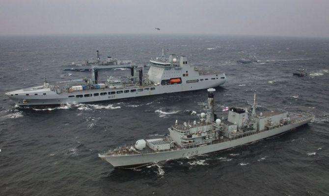 Британский флот провёл первые в этом году учения в Балтийском море вместе с флотами прибалтийских стран. Пресс-центр Королевского флота Великобритании заявил, что целью учений было обучение согласованным действиям военно-морских сил стран Прибалтики.