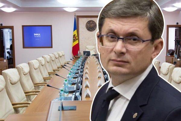 Кандидат на пост премьера Молдовы обещает локдаун и денег