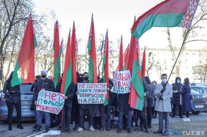 Пикеты в Белоруссии: «Польша – гиена Европы»