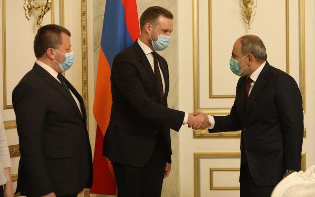 Литва поддержит Армению «на пути к демократии»