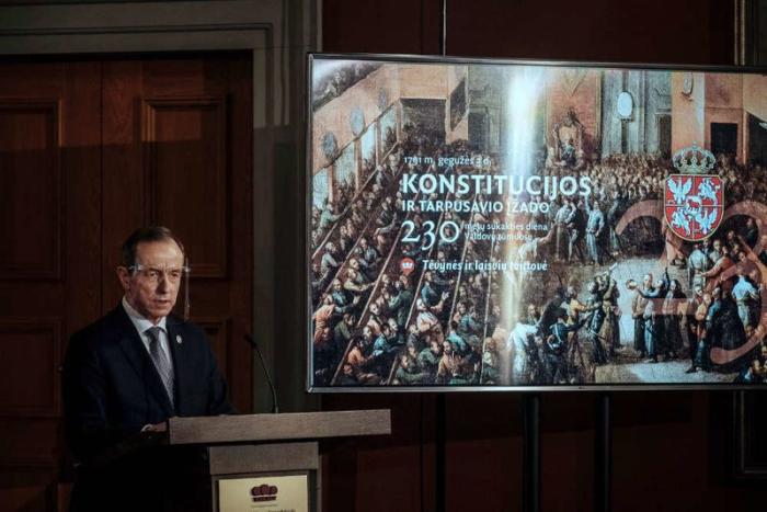Председатель Сената Польши Томаш Гродзкий заявил, что Речь Посполитая Обоих Народов была уникальным примером европейской интеграции своего времени.