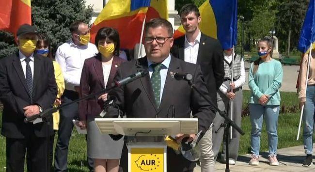 Румынский парламентарий Даниел Георге-Русу, находясь в Кишинёве, заявил, что Бухарест не признаёт молдавско-украинскую границу, которая проходит по реке Прут. 