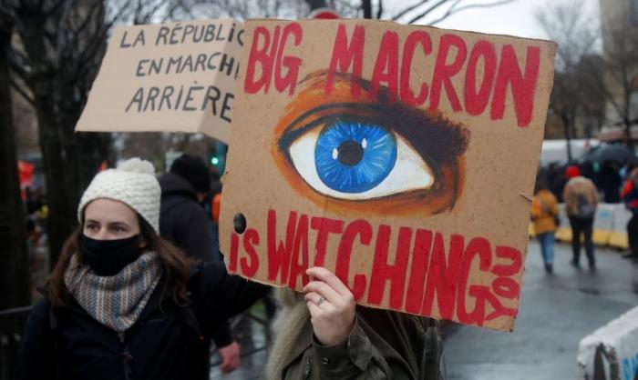 Протесты против тотального контроля во Франции