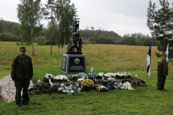 В Эстонии установили очередной памятник нацистам 