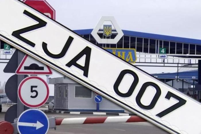 Киев временно открыл границы для транспорта Приднестровья