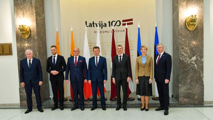 Министры стран Балтии и Польши встретились и обвинили Россию