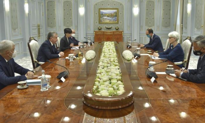 Встреча Уэнди Шерман и президента Шавката Мерзиёева, фото сайта МИД Узбекистана