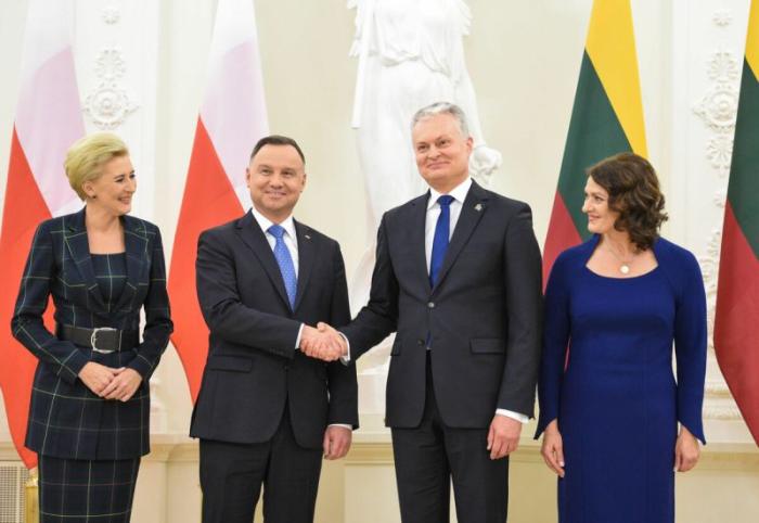 Президент Литвы обещает «всеми возможными средствами оборонять каждый сантиметр цивилизации Запада»