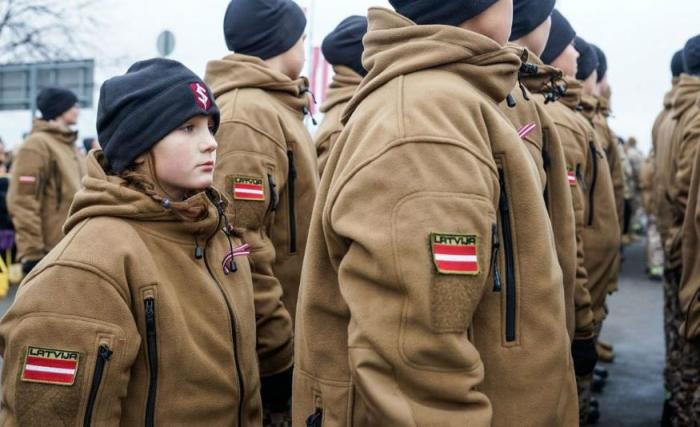 Латвия готовится к войне – в бой пойдут подростки