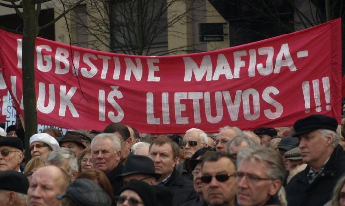 главный лозунг протеста - Мафия - вон из Литвы!
