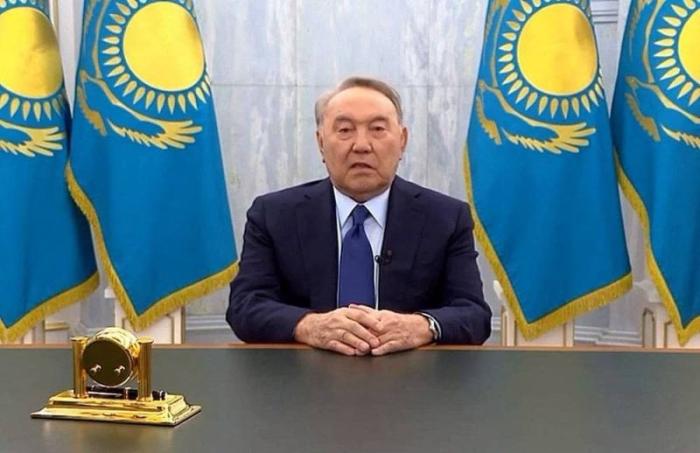 Первый президент Казахстана Назарбаев впервые с начала массовых беспорядков в стране обратился к гражданам, заявив, что он никуда не уезжал, а среди властей страны нет раскола. 