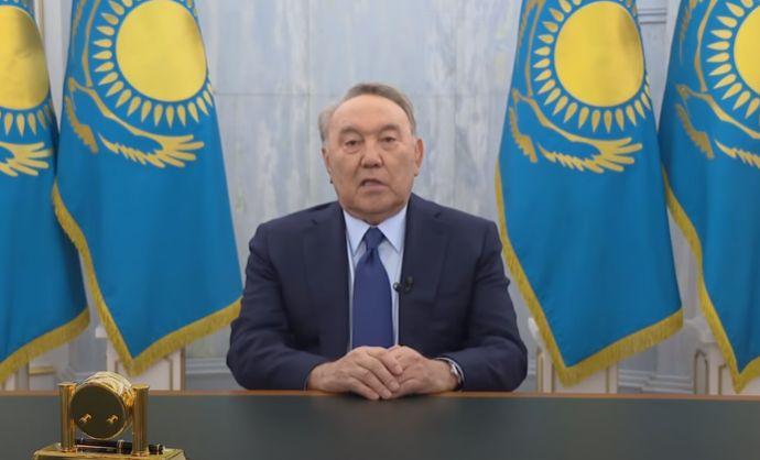 В день, когда в Казахстане отменяли комендантский час, всем жителям страны преподнесли необычайный сюрприз. Как оказалось, как минимум, на телекартинке - Назарбаев жив и он обратился к нации.