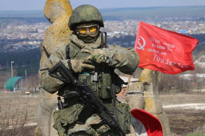 Боец ВС РФ передает привет с горы Кременец над Изюмом, Источник – телеграм-канал Kotsnews