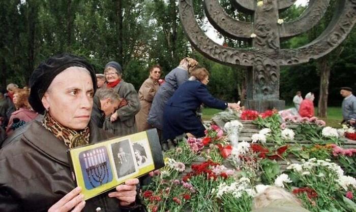 Кощунственные манипуляции Зеленского вокруг еврейских жертв на Украине