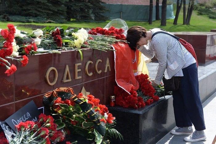 На заглавном фото: Помни Одессу, 2 мая 2014 года...