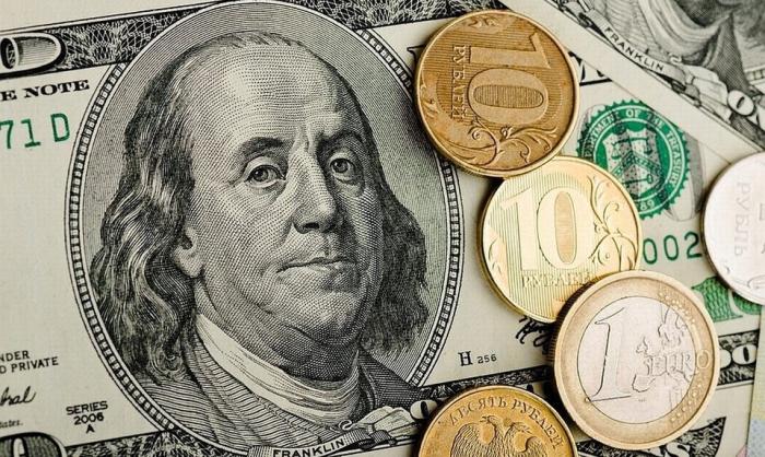 Почему рубль во внешней торговле России не может вытеснить доллар и евро?