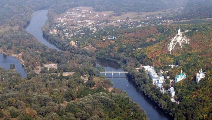 На заглавном фото: Украинская оборона Святогорска пала