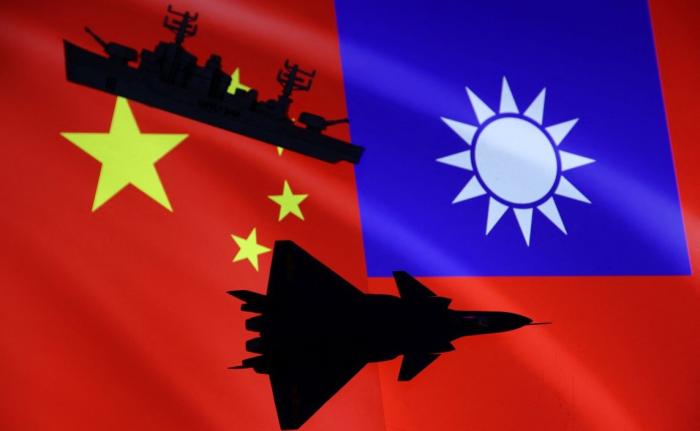 Первое, чего Китай достиг – это молчаливое согласие США и Тайваня на постоянное присутствие НОАК в непосредственной близости в водах вокруг острова и на открытую отработку силовой операции по воссоединению.