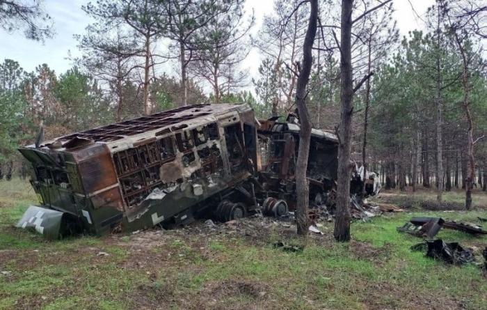 Разбитый дивизионный КП С-300ПС ВСУ. В районе между Голой пристанью и Алешками Херсонской области.