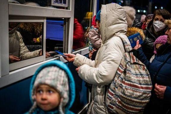 Каждый третий словак считает украинских беженцев угрозой