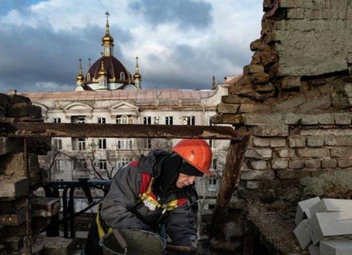 Ремонт кровли домов в центре Мариуполя, ТГ-канал Мариуполь Наш