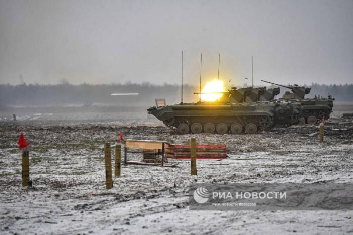 Экипажи осваивают машины БРМ-1КМ на одном из полигонов в тыловой зоне проведения СВО.