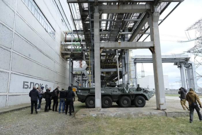 Разведывательная химическая машина РХМ-6 войск РХБЗ на территории ЗАЭС