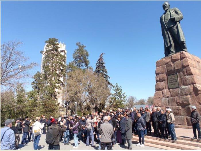 Политические лузеры Казахстана готовятся к раскачке