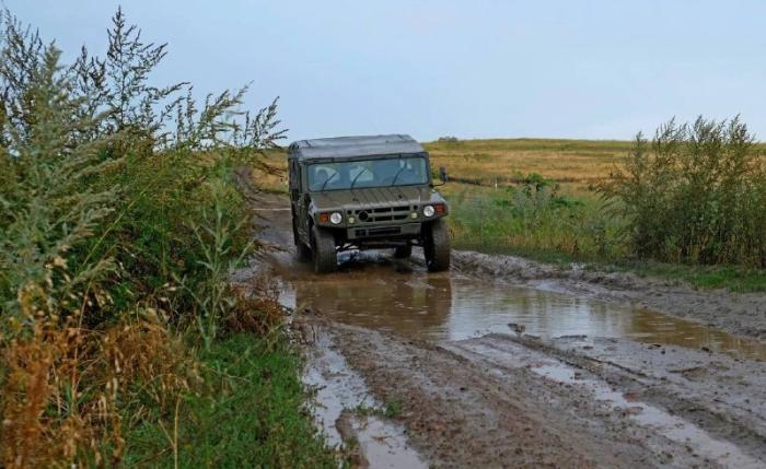 Трофейный армейский внедорожник Toyota Mega Cruiser BXD10, на вооружении 1-й ДРШБр «Волки»