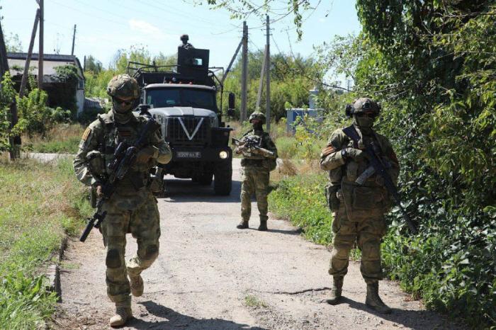 Росгвардейцами в ЛНР обнаружен тайник с вооружением и боеприпасами ВСУ