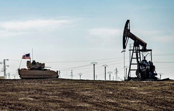 Американские оккупанты в Сирии близ нефтяных месторождений
