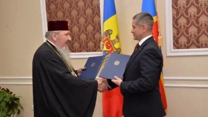 Бухарест хочет вытеснить из Молдавии Русскую Православную Церковь