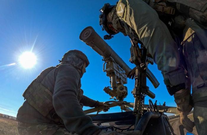 Разведчики ВДВ отбивают вражеские атаки под Работино и Вербовым