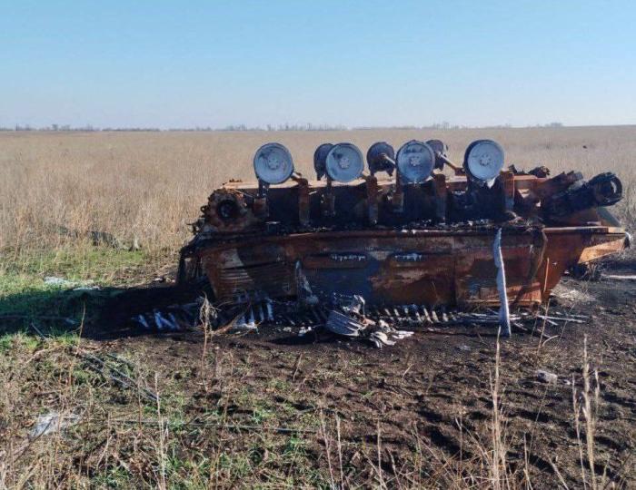 Гусеничный легкобронированный транспортёр «Платун-СН» уничтоженный на одном из направлений СВО. Первая подтверждённая потеря данной машины